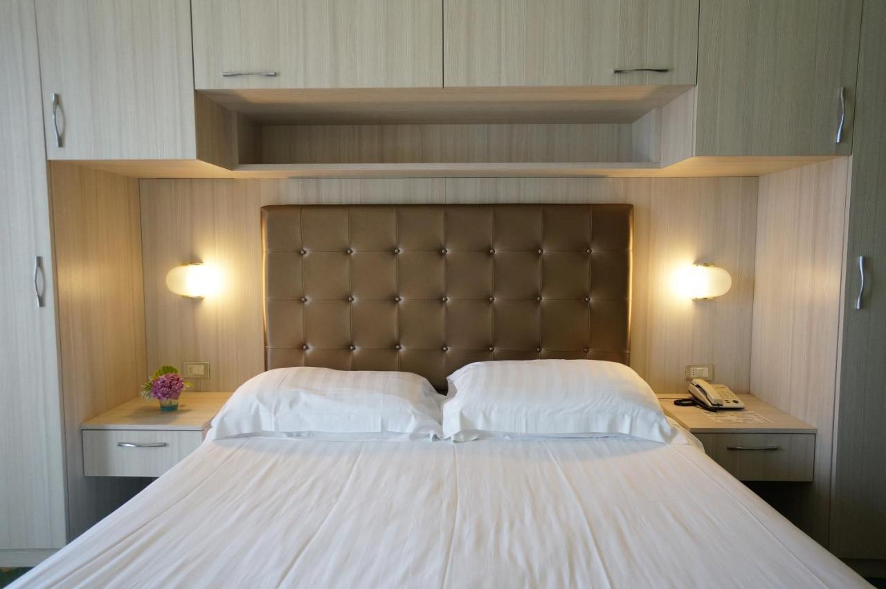 Hotel Splendid Palace Limone sul Garda Exterior foto